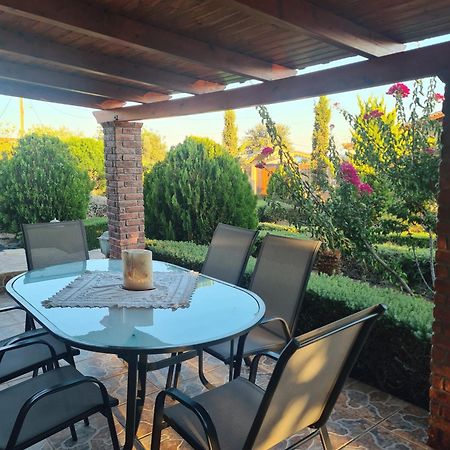 Guesthouse Petrothalassa Porto Cheli Exteriér fotografie